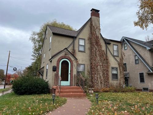 Sioux Falls Bed & Breakfast | Historic Twin Tudors Inn