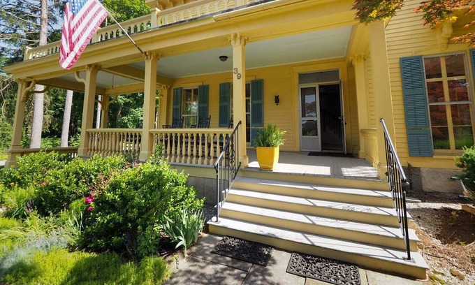 Stockbridge Apartment | Historic Two Bedroom, Downtown Stockbridge