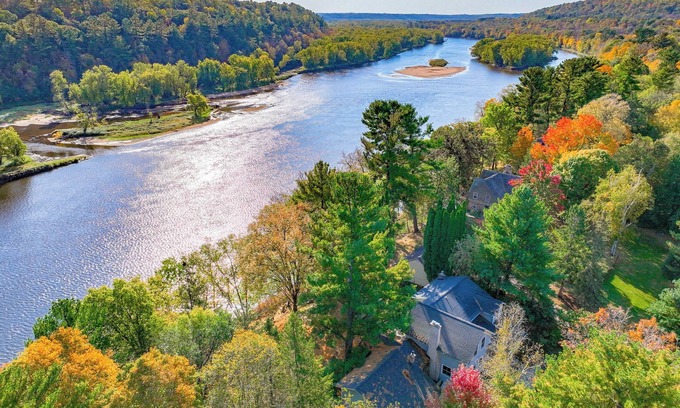 Marine on St. Croix House | Historic 3-bedroom/3 bath house on the St. Croix River