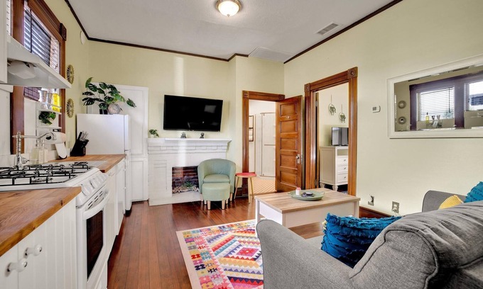 Cortez Hill House | Historic Victorian 2 BD in the Heart of Downtown