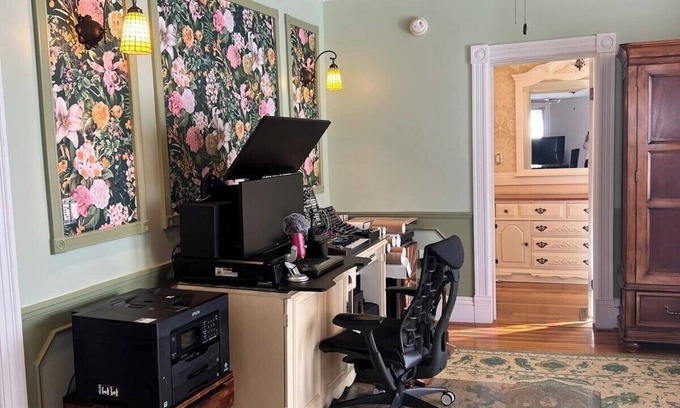 Fair Haven House | Historic Victorian Estate 4 Bed 2 Bath Fast Wifi