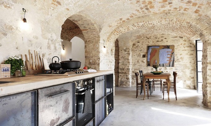 Imperia House | Historic villa with garden in medieval village