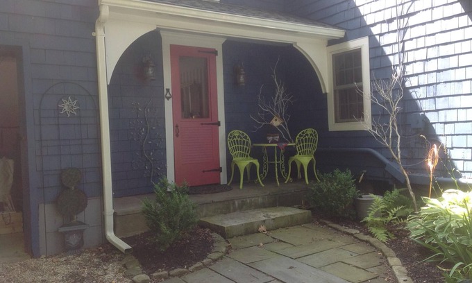 Warren House | Historic Warren/Kent Home