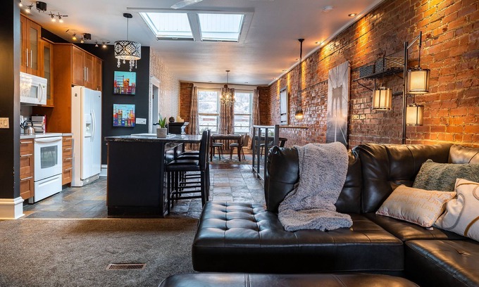 Medicine Hat Apartment | Historical apartment close to downtown