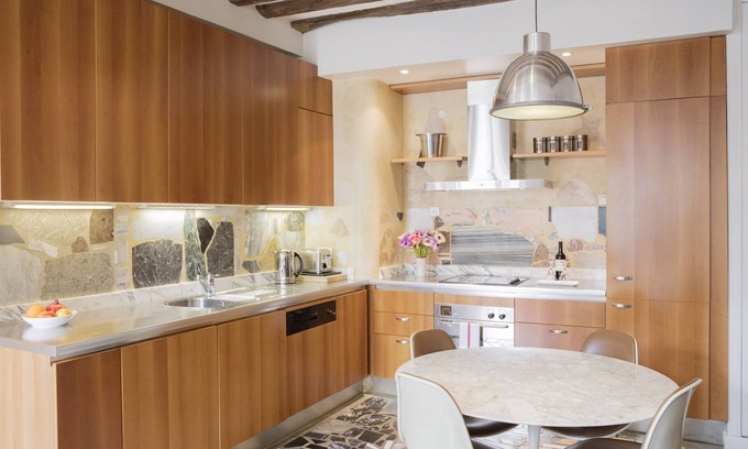 Bercy Apartment | Historical Bastille St Antoine, Calm, Chic loft.