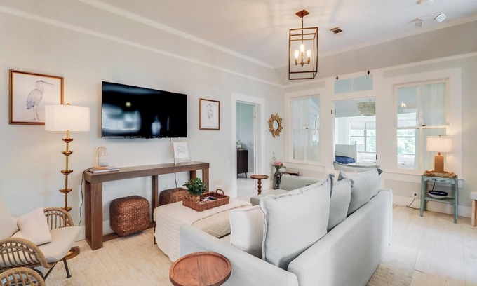 Biloxi House | Historical Beach Cottage in the core of downtown and a short walk to the beach