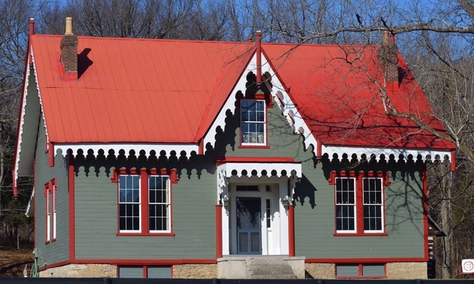 Lockport Other | Historical Blue Wing Landing Inn, near the Ark Encounter.
