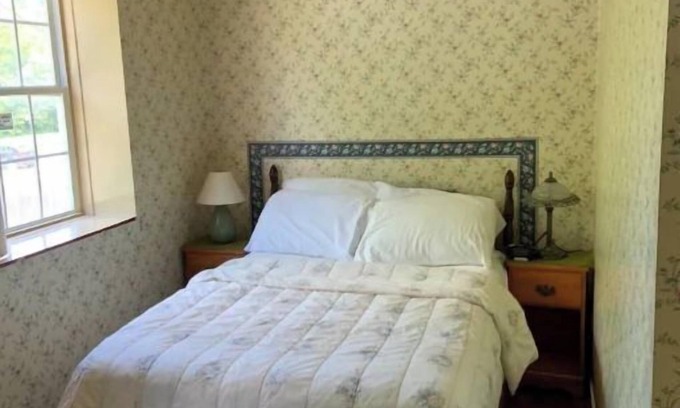 Virgil Hotel | Historical King George Inn 5