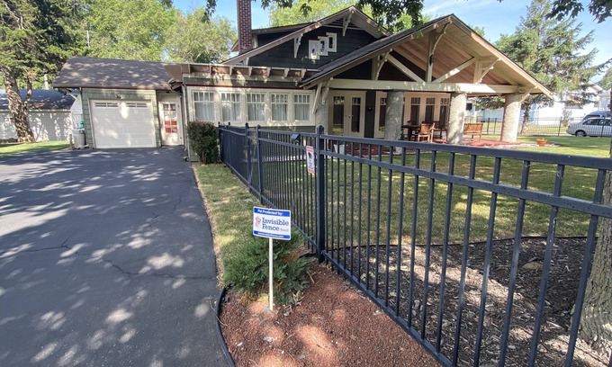 Decatur House | Historical California Bungalow 1 block from Millikin University