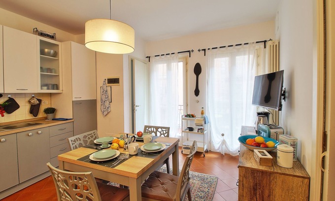 Lazise Old Town Apartment | Historical center elegant apartment