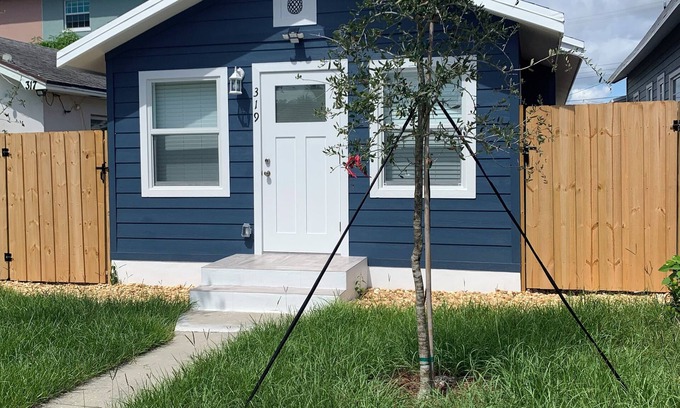 Mango Groves House | Historical Cottage in Downtown Lake Worth Beach, fully renovated and modernized