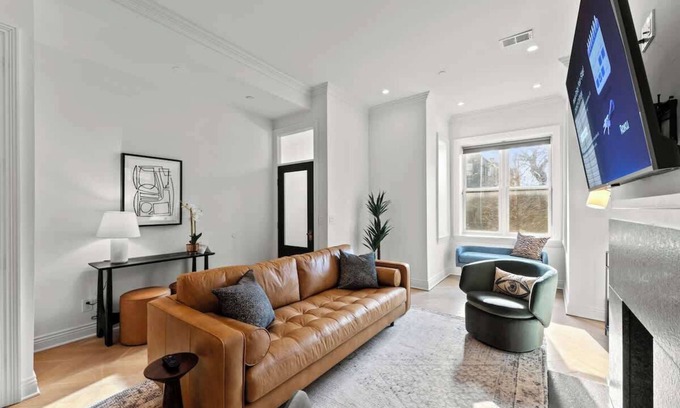 Eckington House | Historical DC Luxury Home | 5BR/3.5BA Bloomingdale