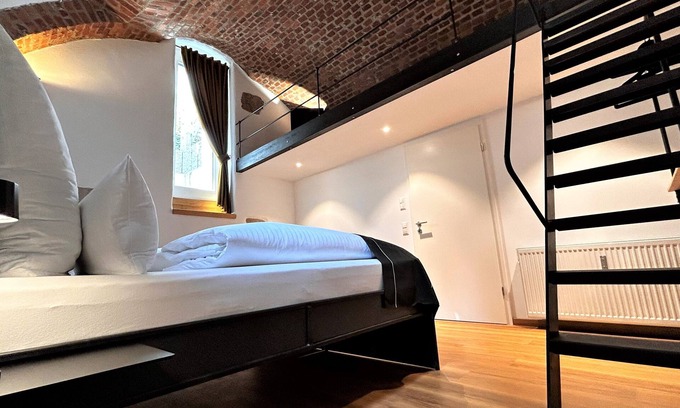Unterwiehre-Nord Apartment | Historical Luxury Homes - Deluxe Edition