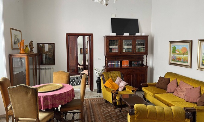 Rione Sanita Apartment | Historical Maison des Artistes in Aristocratic XVI Century Palace