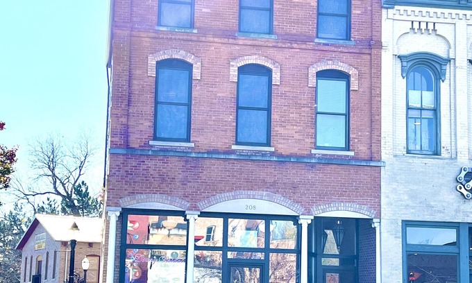 Old Town Condo | Historical Old Town Lansing Lofts & Deck