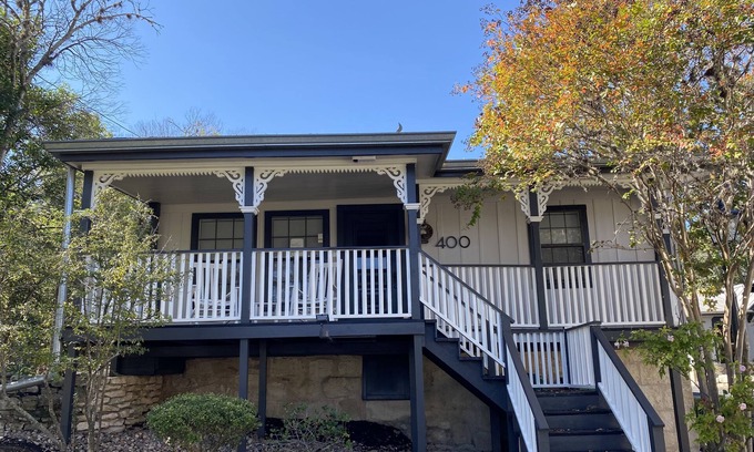 Boerne House | Historical property directly on Main St in Boerne