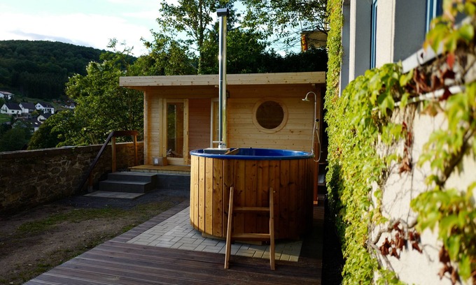 Schuld House | Historical school, 4-20 people, sauna, hot tub, billiards, kickers, fireplaces