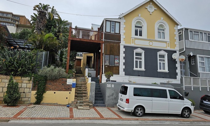 Mossel Bay Apartment | Historical Sea view apartment close to Mosselbay Point, shops & lighthouse