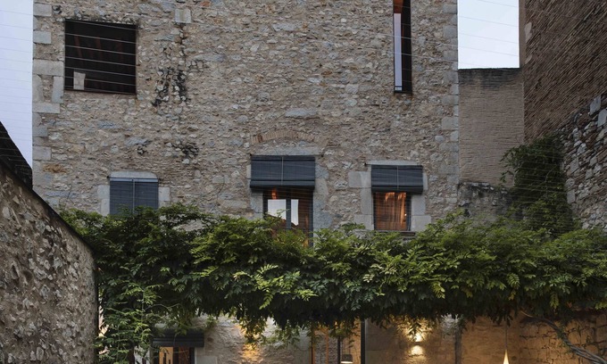 Barri Vell Apartment | Historical stone house renovated with modern style