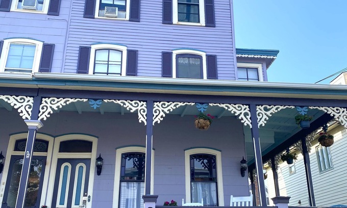 Cape May Apartment | Historical Victorian 2 bedroom Flat 1 block from Beach JUST RENOVATED!