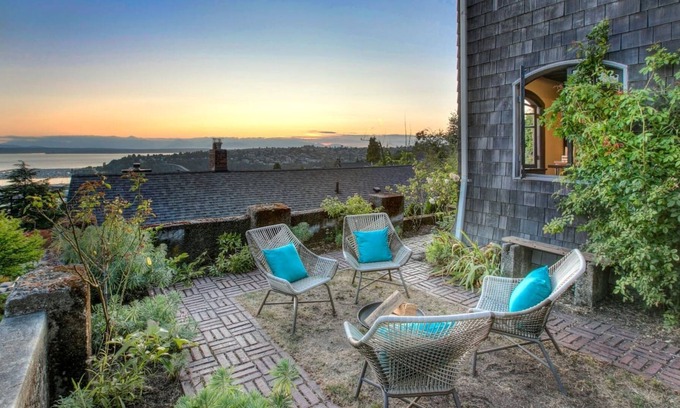 West Queen Anne House | Historical Villa Queen Anne 5br PanoramicWaterView