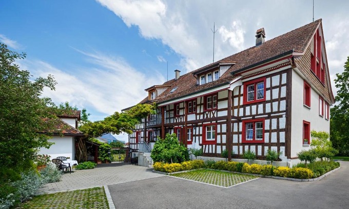 Guettingen Hotel | Historische Residenz Lindeneck