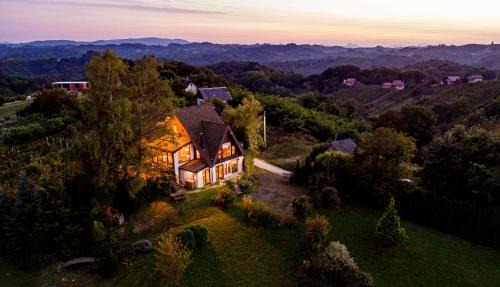Cestica Villa | Hmooyi Hill Cottage
