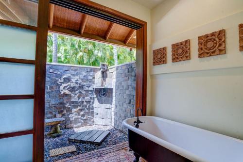 Historic Lahaina Front Street Bed & Breakfast | Ho'oilo House