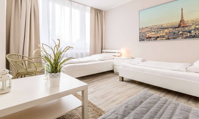 Hackenbroich Apartment | HÖ01 large apartment with dryer and washing machine