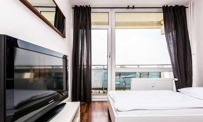 Kalk Apartment | HÖ01 large apartment with dryer and washing machine