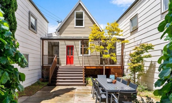 New Town House | Hobart Heritage Home - Close to CBD & Airport