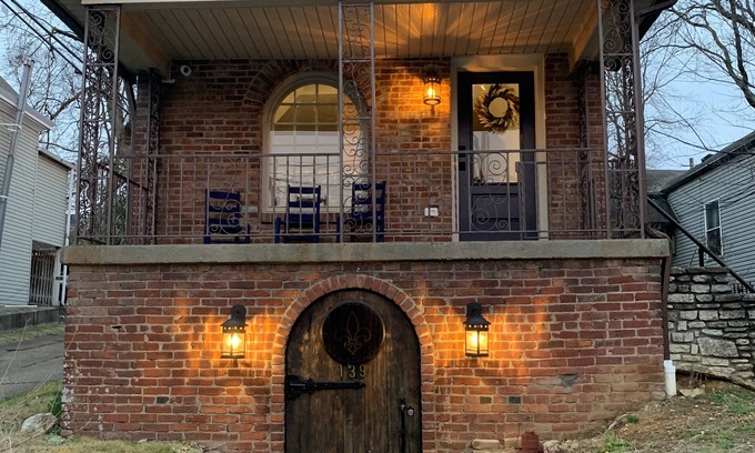 Clifton House | Hobbit House In The Ville!