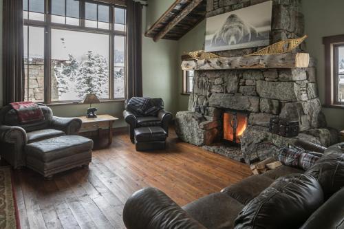 Big Sky House | Hobbit House