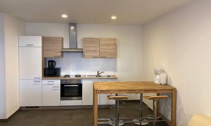 Grettstadt Apartment | Hochwertig und modern eingerichtete Ferienwohnung mit extragroßem King Size-Bett und kostenfreiem WLAN