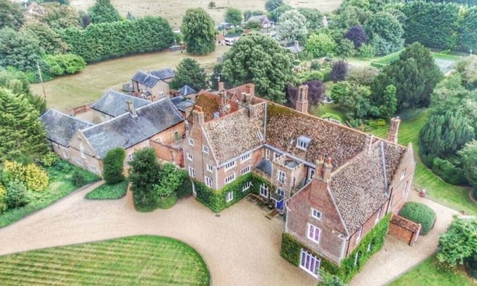 Hockwold cum Wilton Villa | Hockwold Hall: Former Royal residence.