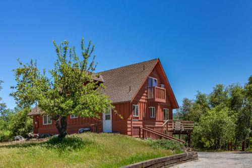 Oakhurst House | Hodges Hill Yosemite House