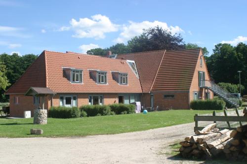 Rendswuhren House | Hof Viehbrook