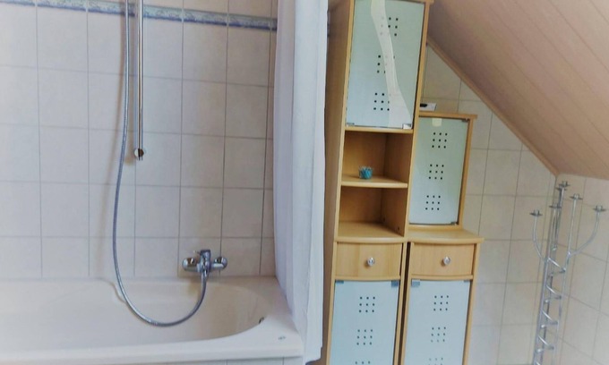 Euscheid Apartment | Hofswald farm holiday apartments - 5-bed holiday apartment, shower/toilet, 2 bedrooms