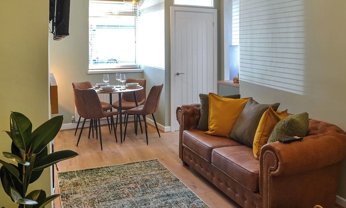 Newbiggin-by-the-Sea Cottage | Hogarth Apartment by the Sea-UK46447