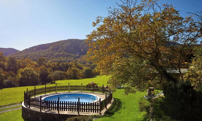 Sant Joan de Les Abadesses House | Holiday Home 'El Colomar, El Reixac Casa Rural' with Mountain View, Shared Pool & Wi-Fi