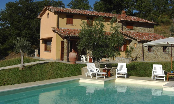 Monte Santa Maria Tiberina Villa | Holiday House Col di Fabbri 8 people, 4 bedrooms, private pool