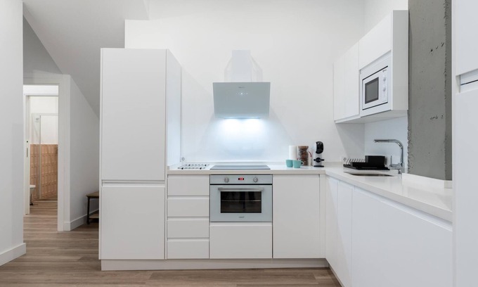 Camas Apartment | Holi-Rent AT Erillas 1