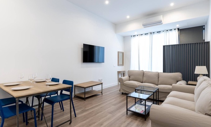 Camas Apartment | Holi-Rent AT Erillas 4
