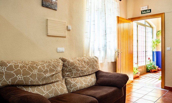 La Rinconada de la Sierra House | Holiday Home 'El Carrero' with Mountain View, Shared Terrace and Wi-Fi