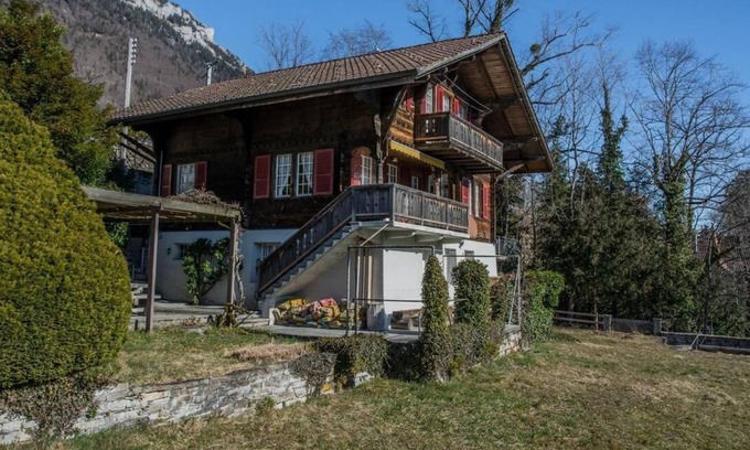 Ringgenberg Ski Chalet | Holiday house Ringgenberg b. Interlaken for 8 - 11 persons with 6 bedrooms - Holiday house