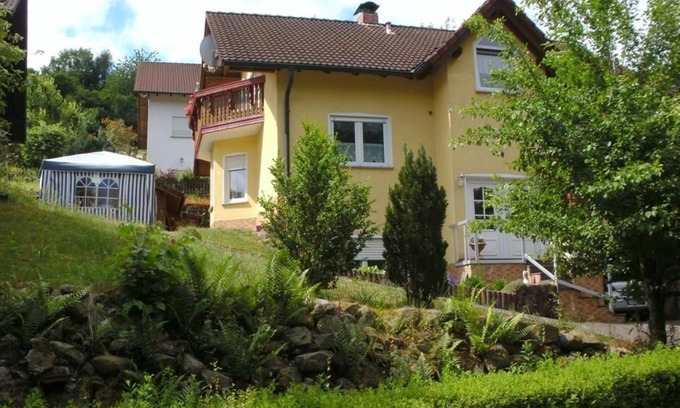 Poppenhausen Apartment | Holiday apartment Wenz - Apartment, shower, toilet, 2 bedrooms