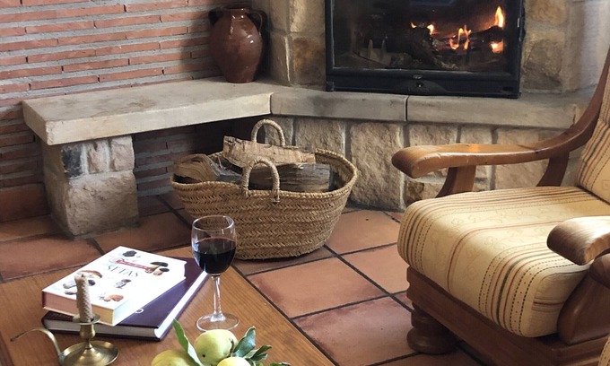 Pinilla de los Barruecos House | Holiday Home 'Chanin I' with Mountain View, Private Terrace and Wi-Fi