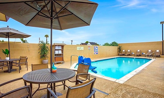 East Side Costa Mesa Hotel | Holiday Inn Express Costa Mesa, an IHG Hotel