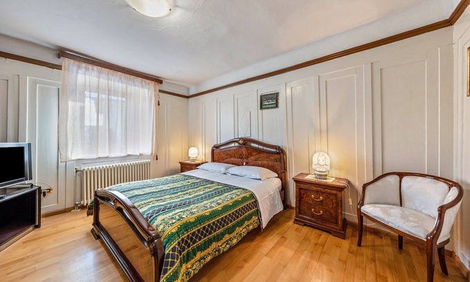 Brez House | Holiday Accommodation "Appartamento Pisani" with Balcony & Wi-Fi