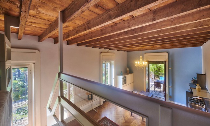 Lierna Apartment | Holiday Accommodation "Design Loft in Villa Magnolia"